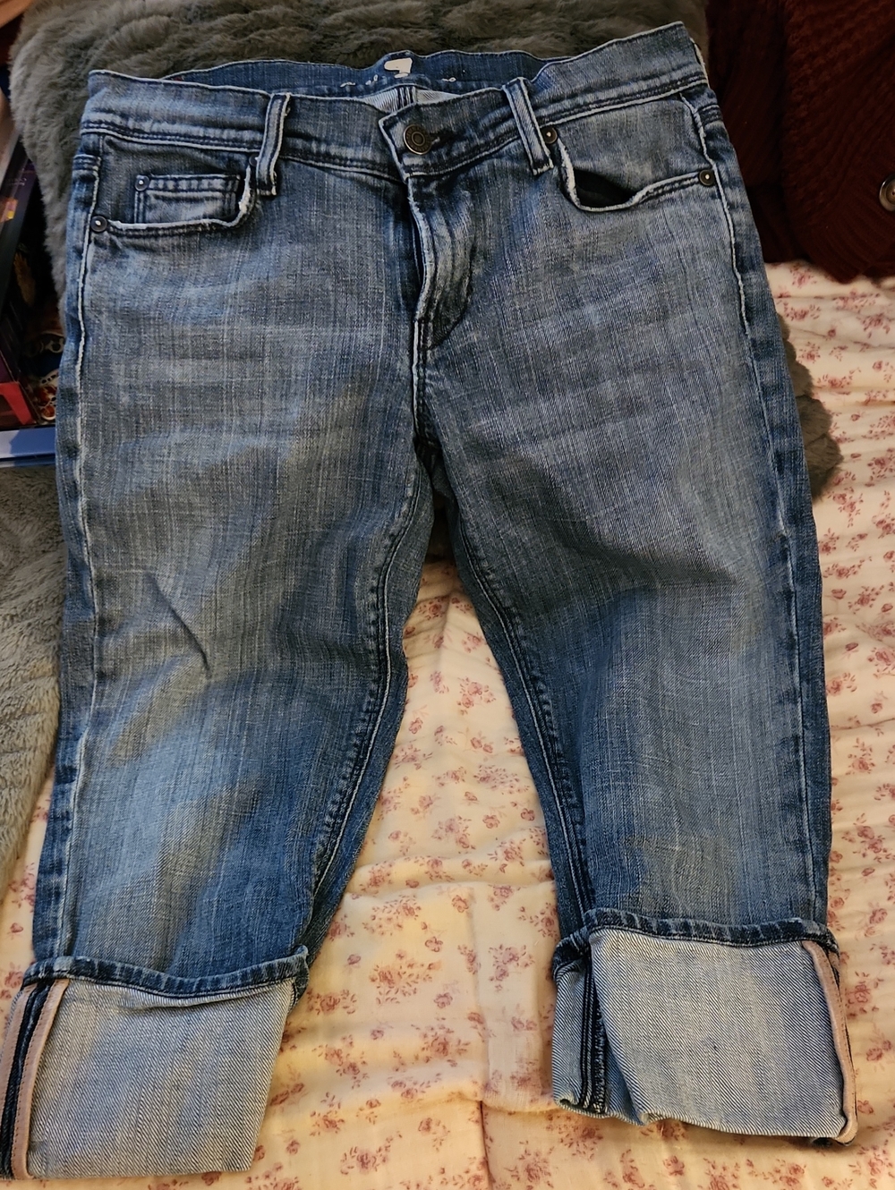 7 For All Mankind Cropped Blue Washed Denim Jeans